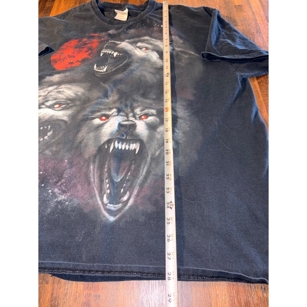 Gildan Heavy Cotton Three Wolf Moon Red Eyes Graphic T-Shirt Black XL - Picture 4 of 6